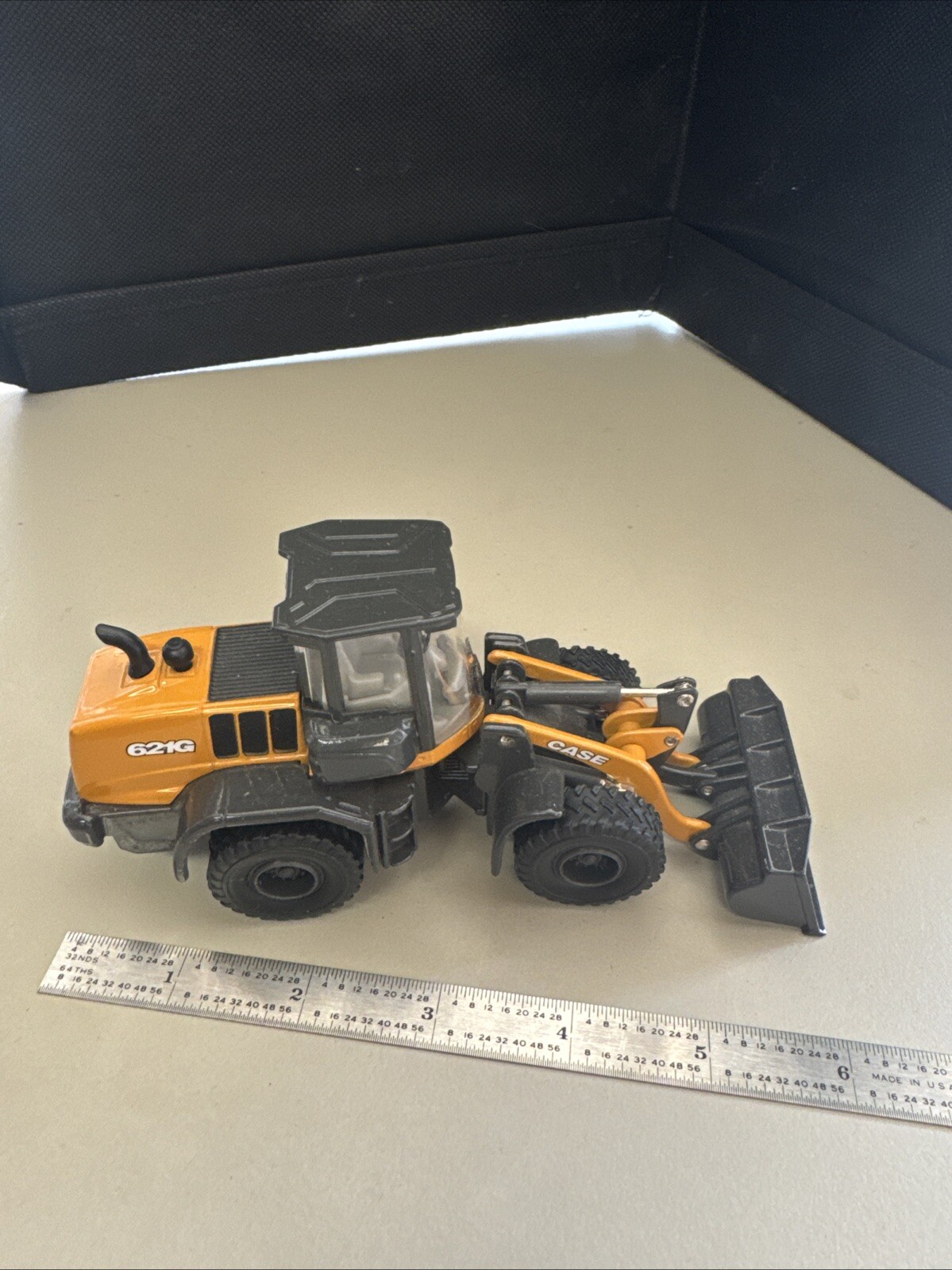 Ertl 44134 CASE 621G Articulated Wheel Loader 1/50 Die-cast