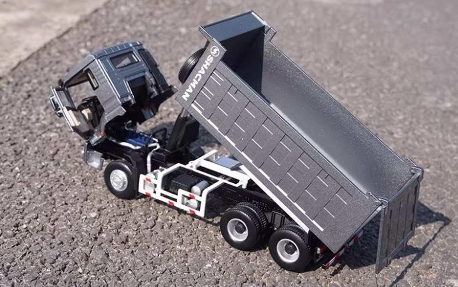 1/32 Scale SHACMAN H3000S Dump Truck Grey Diecast Car Toy Gift Collection