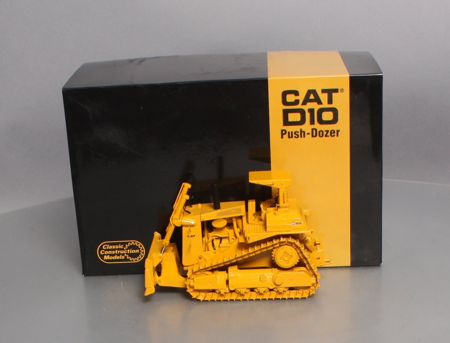 CCM D10 1:48 Scale Diecast Caterpillar Track-Type Tractor w/ U-Blade & Ripper