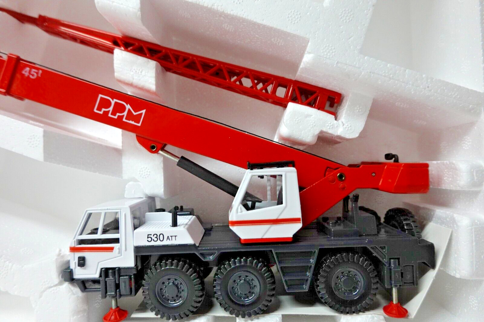 JOAL 168 PPM 530ATT MOBILE CRANE 1:50 SCALE N.I.B.