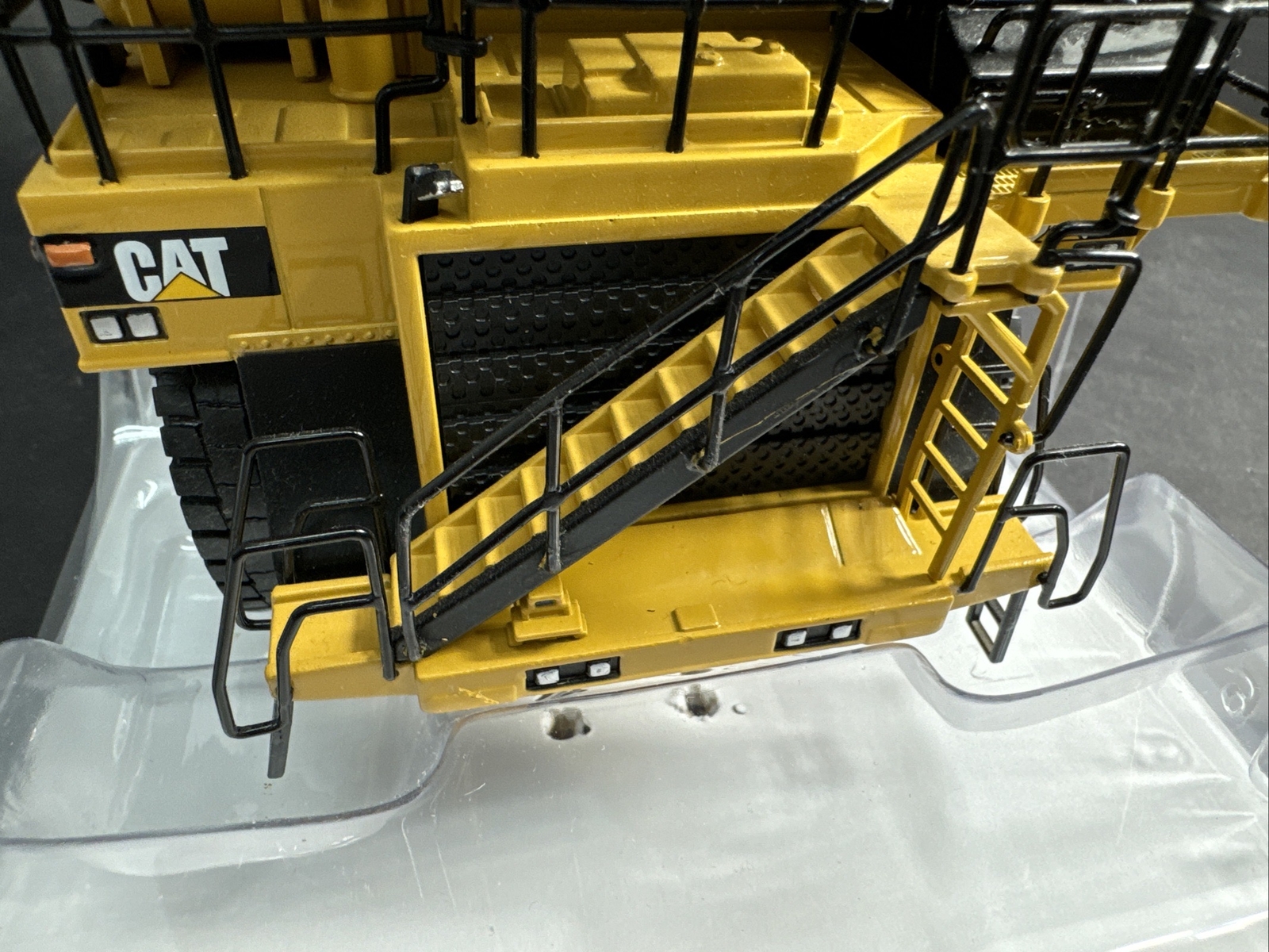 NORSCOT 55216 CATERPILLAR CAT 785D MINING TRUCK 1:50 T126