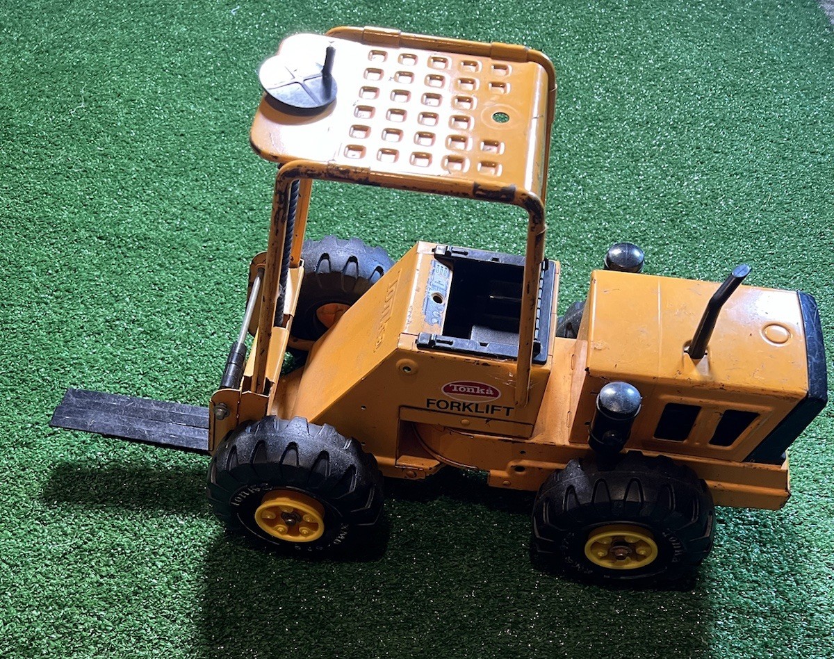 Vintage 1970s Tonka Forklift XMB-975 Missing Steering Wheel