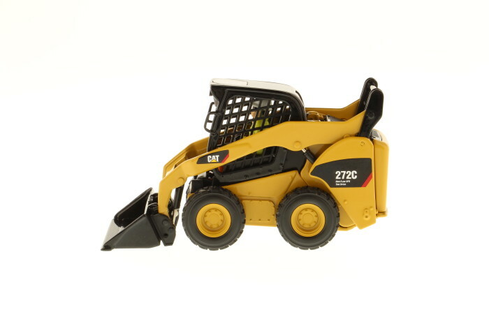 1:32 DIECAST MASTERS *CATERPILLAR* CAT 272C Skidsteer Loader *85167* NIB