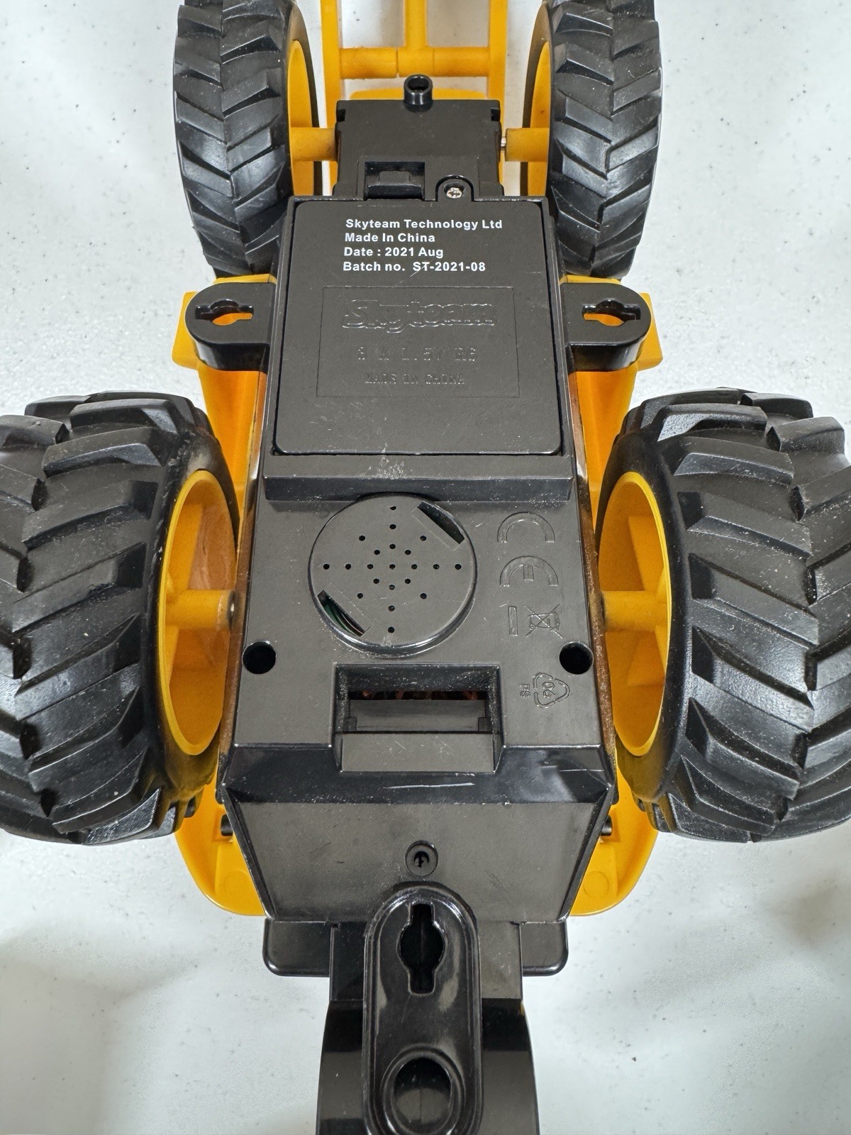 🍀 MD48 Yellow Black Backhoe Loader Construction Toy Vehicle with Working Arms