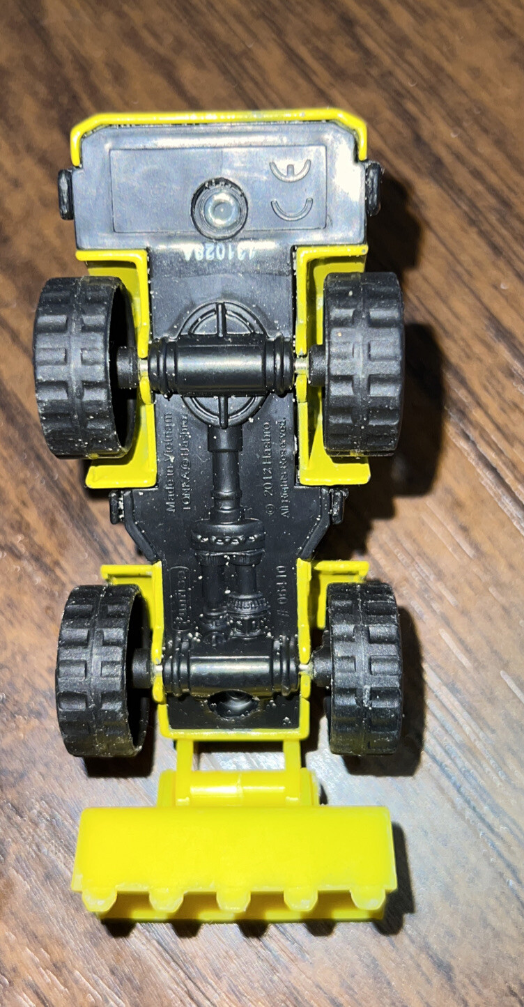 RUGGED & TOUGH 4″ LONG 2012 TONKA EXCAVATOR DIECAST VERY DETAILED AZTEC YELLOW