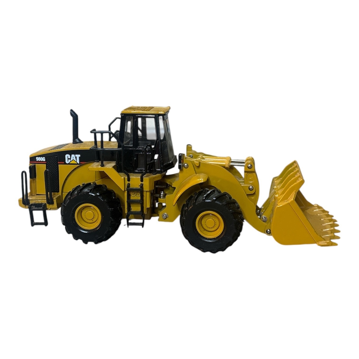 CAT 980G Wheel Loader Diecast Model 1:50 Yellow Black