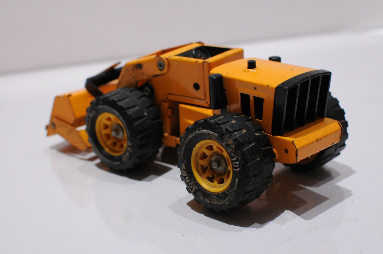 TONKA VINTAGE STEEL PRESSED BULLDOZER XT-101