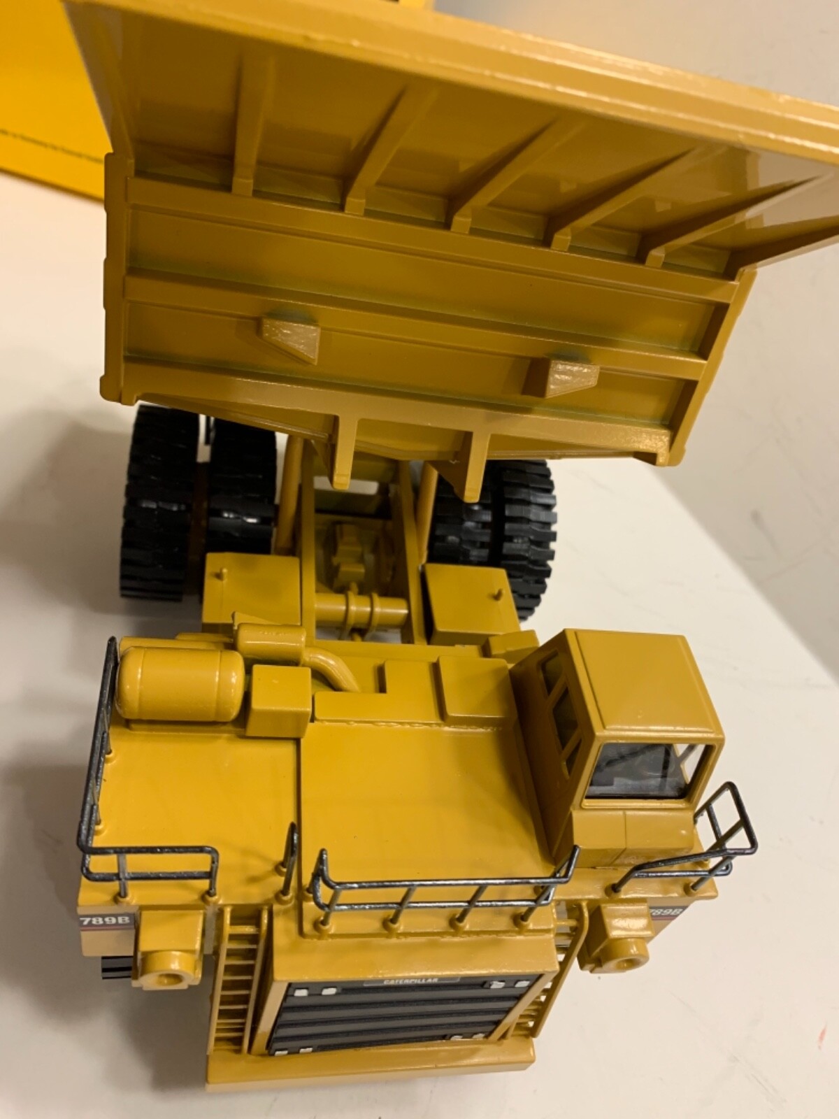 NZG Conrad CATERPILLAR CAT 789B Off-Highway Dump Truck Official Launch Edition