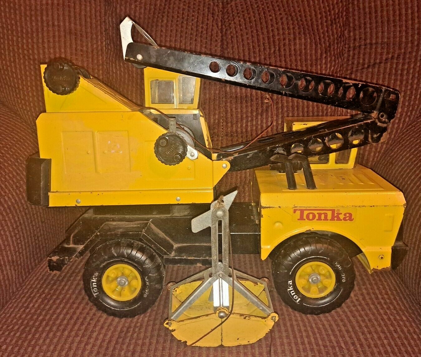 Vintage Metal Mighty Tonka Claw Crane Truck MR-970