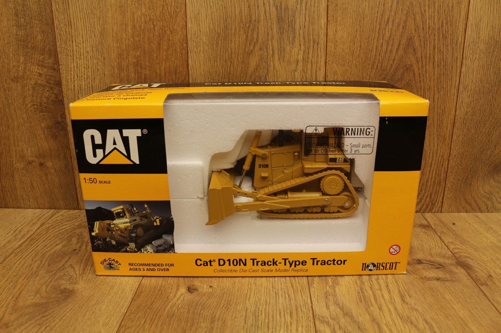 CATERPILLAR Norscot D10N Track-Type Tractor Model # 55701 1:50 Scale Die Cast