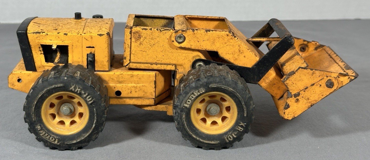 Tonka Pressed Steel Front End Loader Vintage Toy Yellow XR-101 Tires, Works
