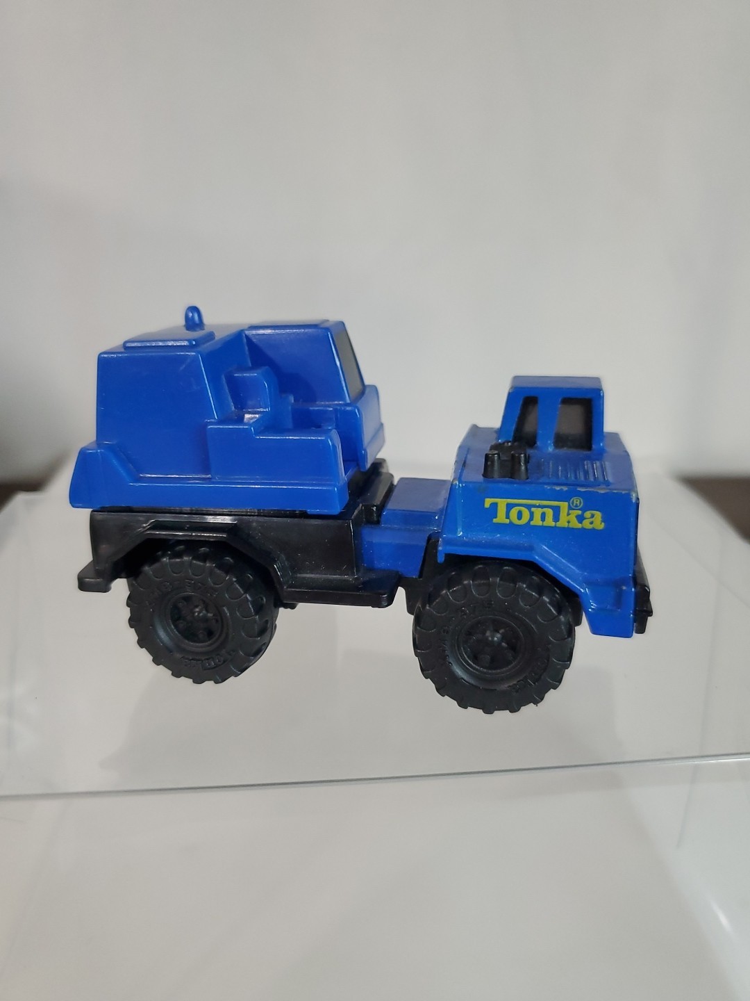 Vintgage Tonka 1992 Plastic Construction Truck Small