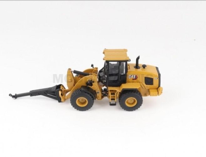 DIECAST MASTERS 85779 CAT 930 Compact Wheel Loader with 1/50 Accessories