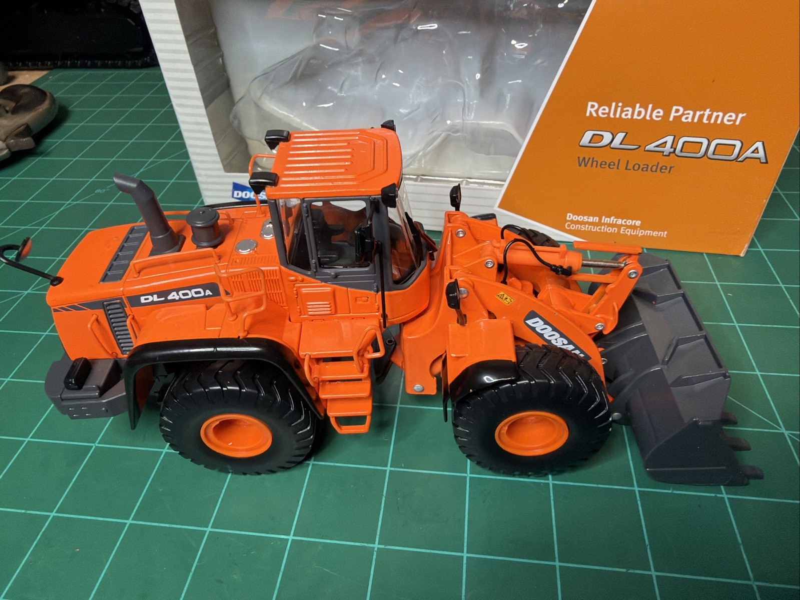 Doosan DL400A Wheel Loader Diecast