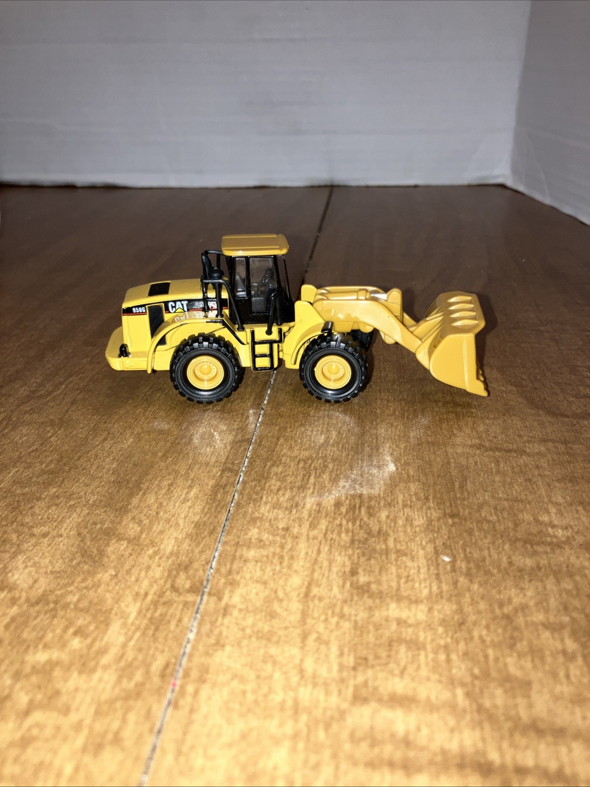 Norscot Cat Caterpillar Wheel Loader 950G Collectible Measurements For Scale