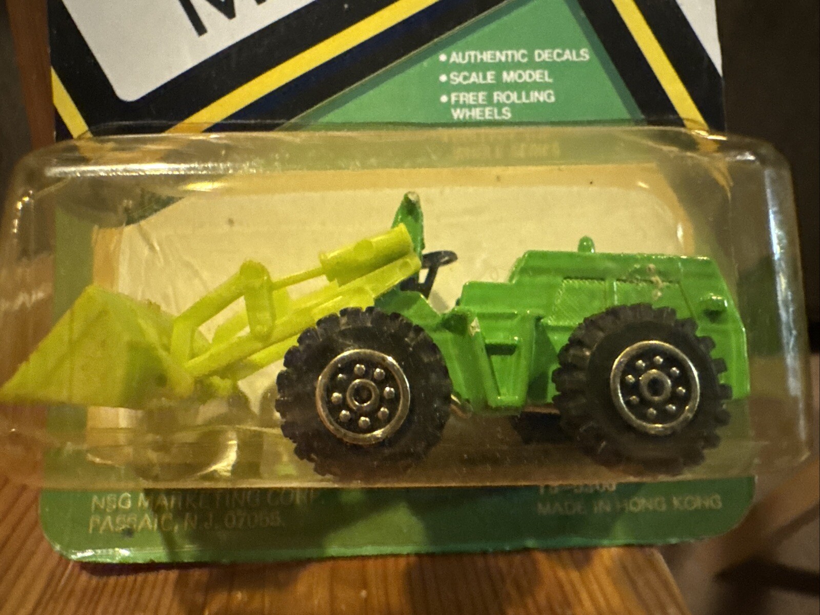 YATMING HONG KONG TRAFFIC STOPPERS TASK MASTERS TRACTOR SHOVEL, MINT ON CARD