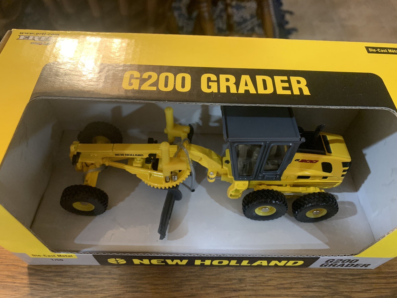 Ertl New Holland G200 Grader – 1:50 scale – new in box