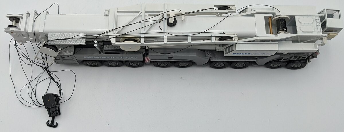 Zon Models 1:50 Diecast Demag AC1600 Telescopic Crane/Box