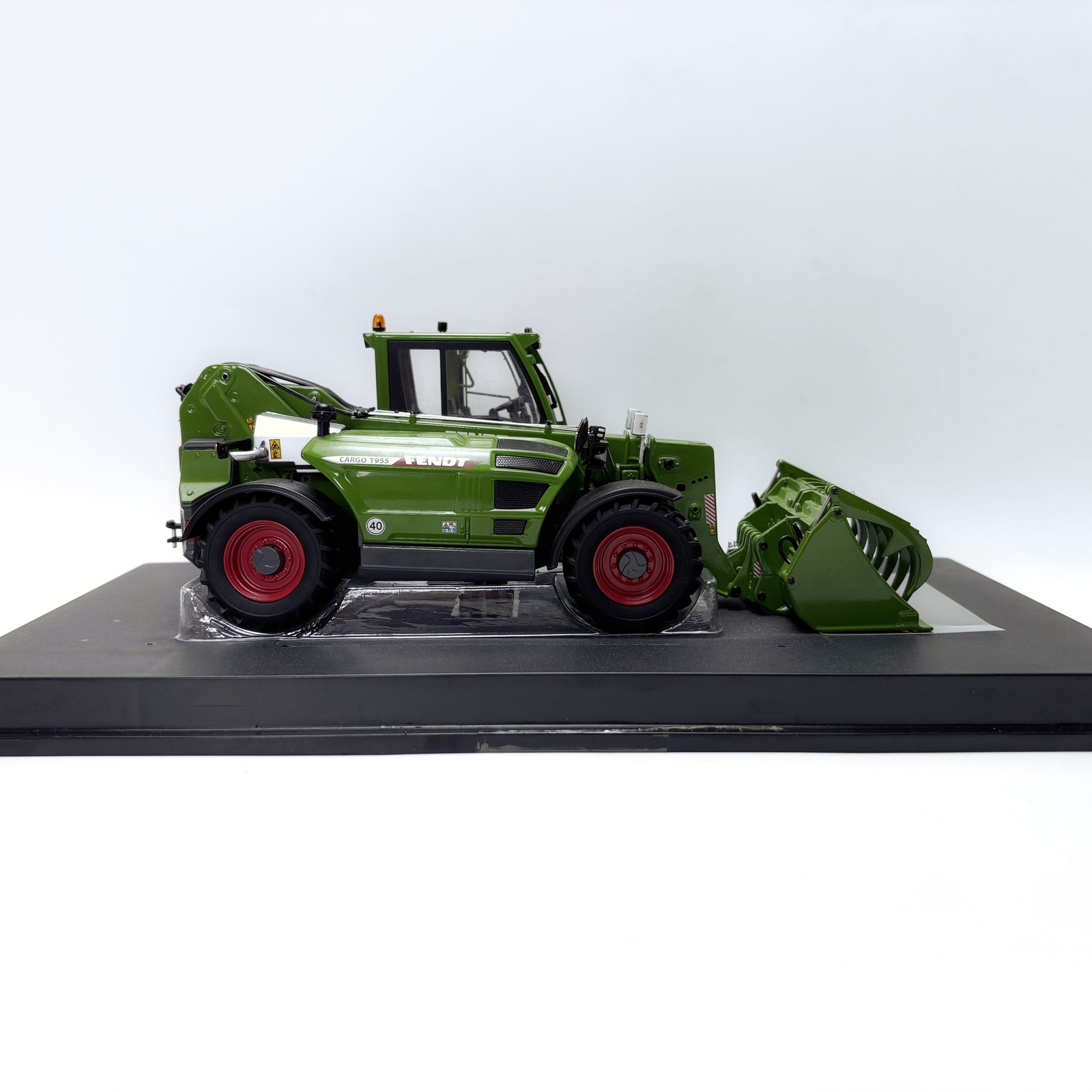 1:32 UH Sennebogen FENDT Cargo T955 355E Telescopic Tractor Farm Diecast Model