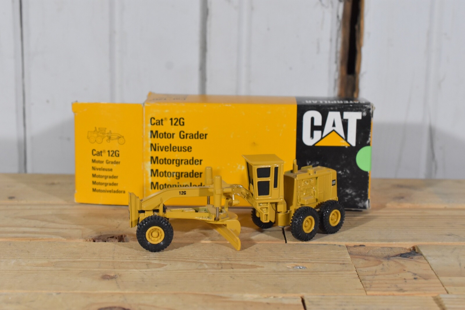 1/64 CAT 12G MOTOR ROAD GRADER SNOWPLOW PUSHER DIRTMOVER 1:64