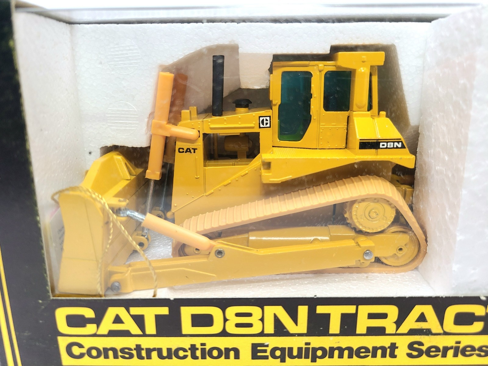 Caterpillar Cat D8N Dozer with Ripper – NZG 1:50 Scale Diecast Model #233 New