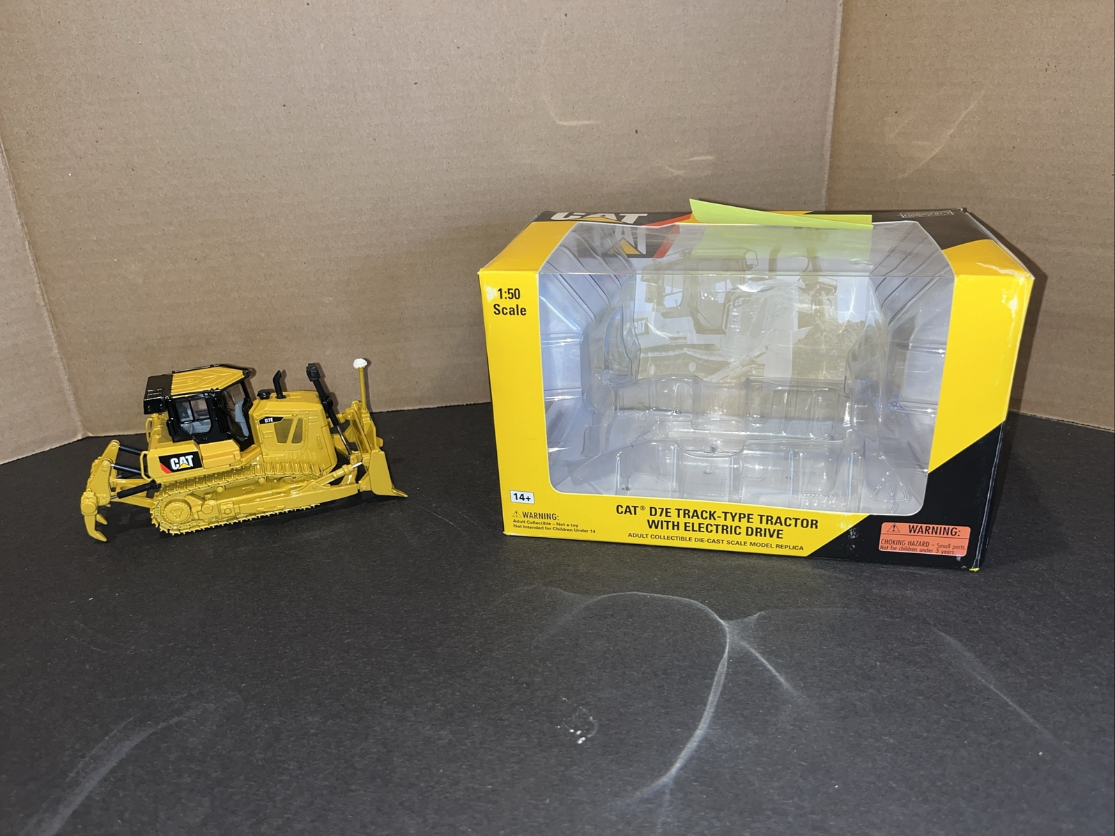 1:50 CAT D7E Track-Type Tractor with Electric Drive — Caterpillar Norscot