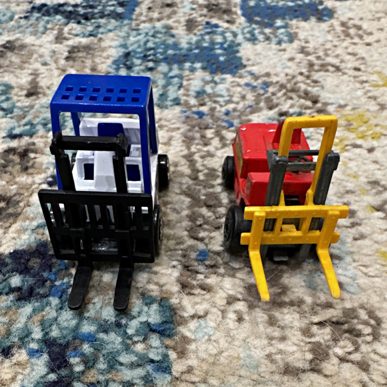 Matchbox 1:64 Hyster Forklift Truck Diecast Metal Lot Blue/White Red/Yellow