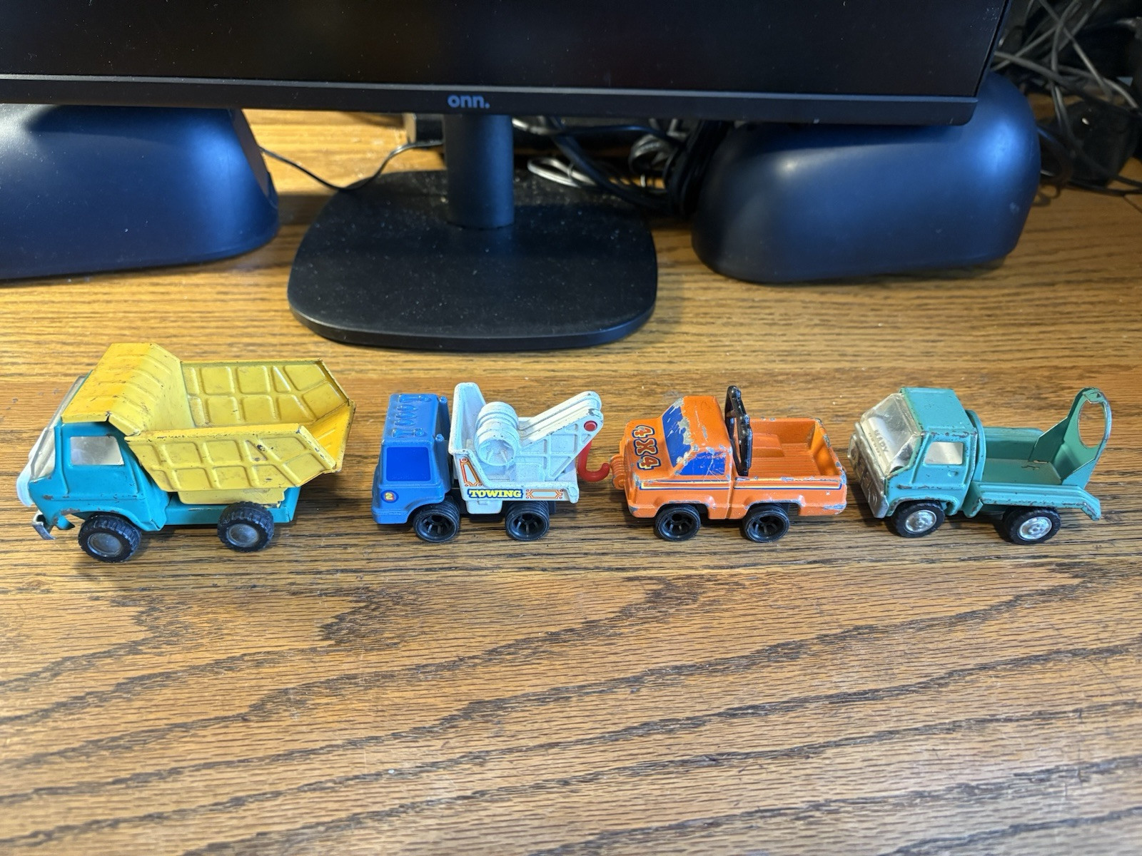 Vintage 1960’s MARX CEMENT TRUCK+JAPAN DUMP TRUCK*2-‘79 MATTEL TRUCKS USED L-8