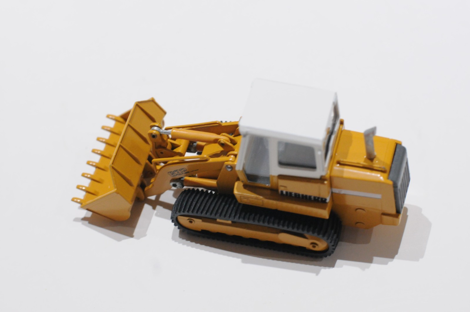 CONRAD LIEBHERR LR 632 CRAWLER LOADER SCALE 1:50 DIECAST NEW