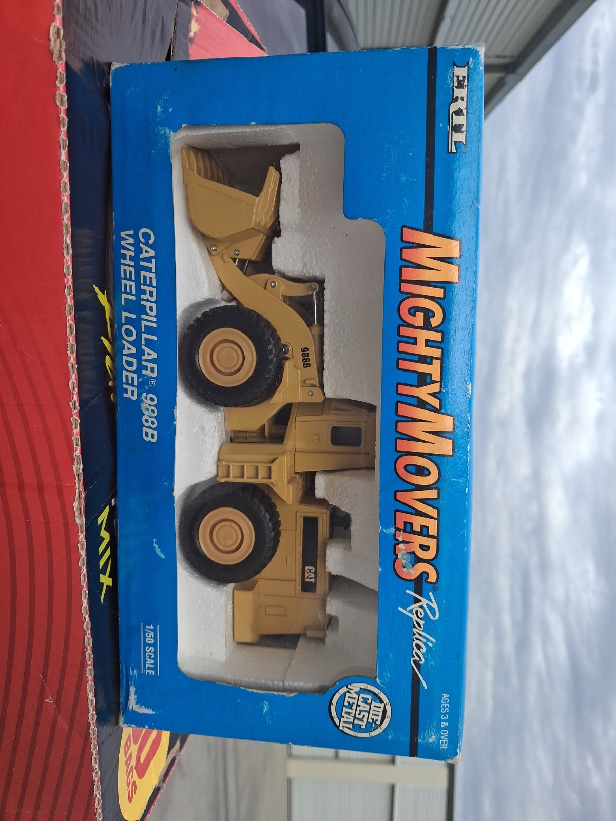 1991 Ertl Mighty Mover CAT Caterpillar 988B Wheel Loader 1/50 Scale Construction