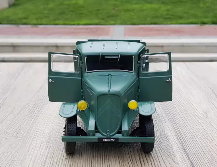 1:24 MAQMADON 1952 U23 Pickup Truck Construction Vehicle Diecast Model Green