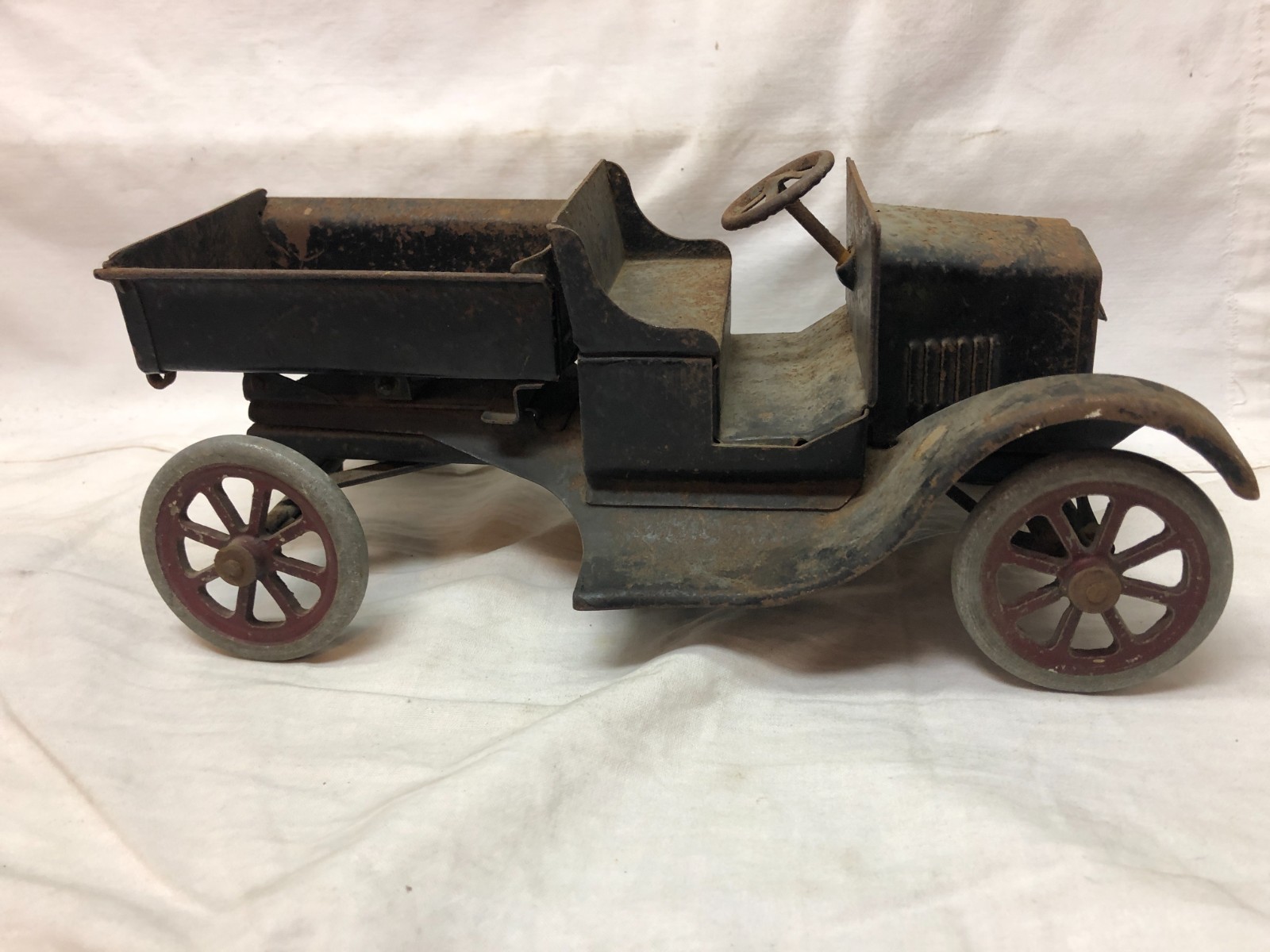 1927 Pressed Steel Buddy L Flivver Contractors Dump Truck 11″ Long Original