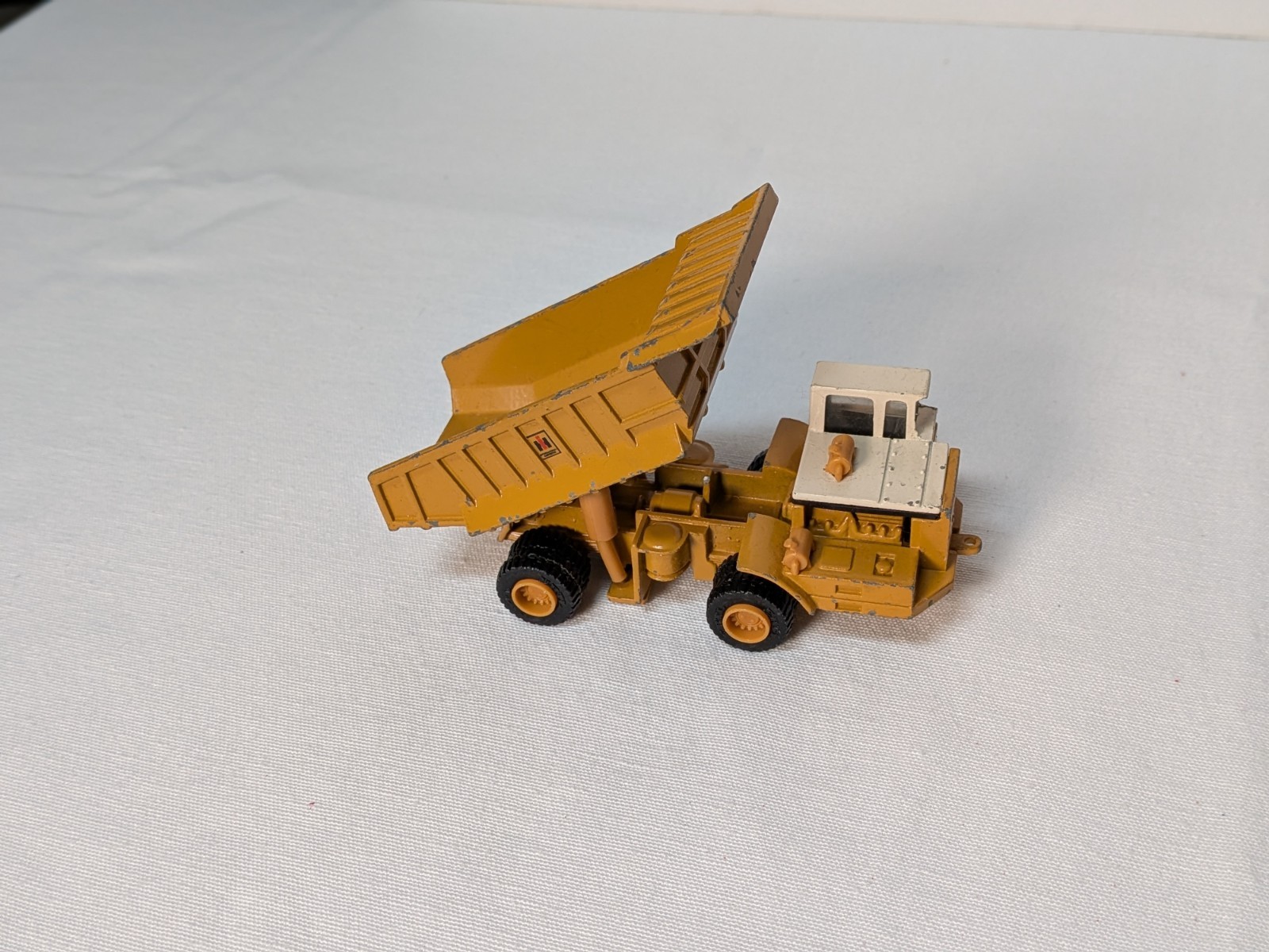 Vintage Ertl 1/64 Scale Mighty Movers Construction Set