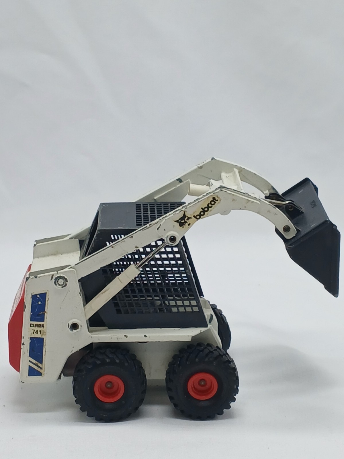 Bobcat 741 Blue Skid Loader – Gama 1/19 Scale