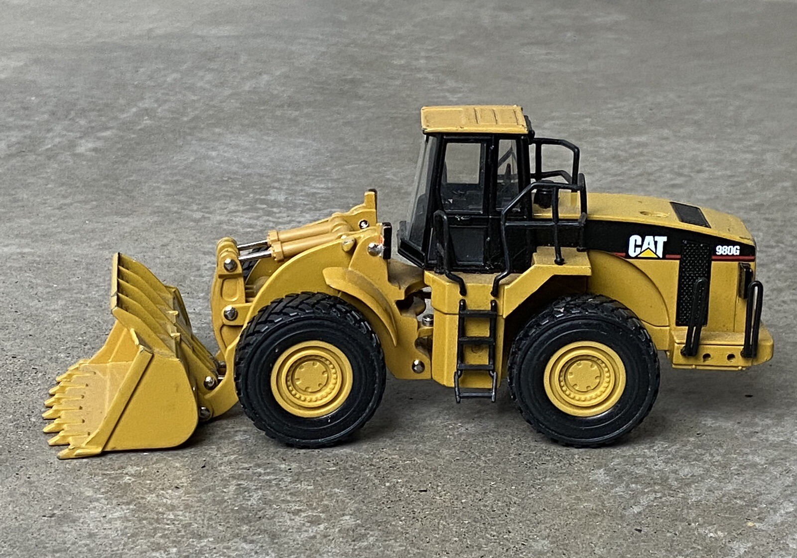 CAT 980G Wheel Loader 1:50 Scale Collectible Die Cast By NORSCOT Model #55027