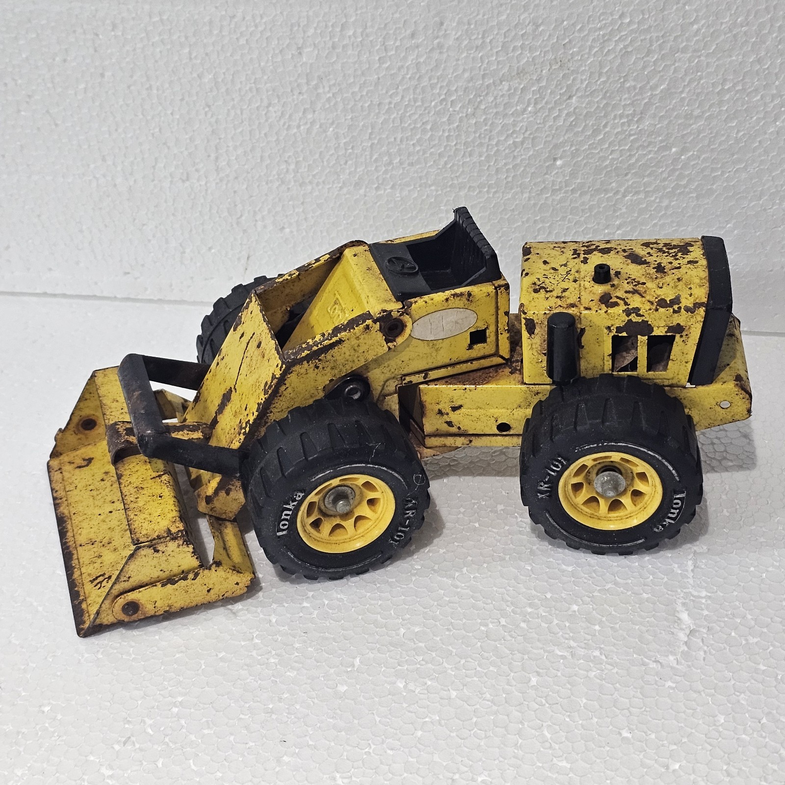 VINTAGE Tonka Vintage Yellow Pressed Steel Front End Loader Die Cast Toy XR-101