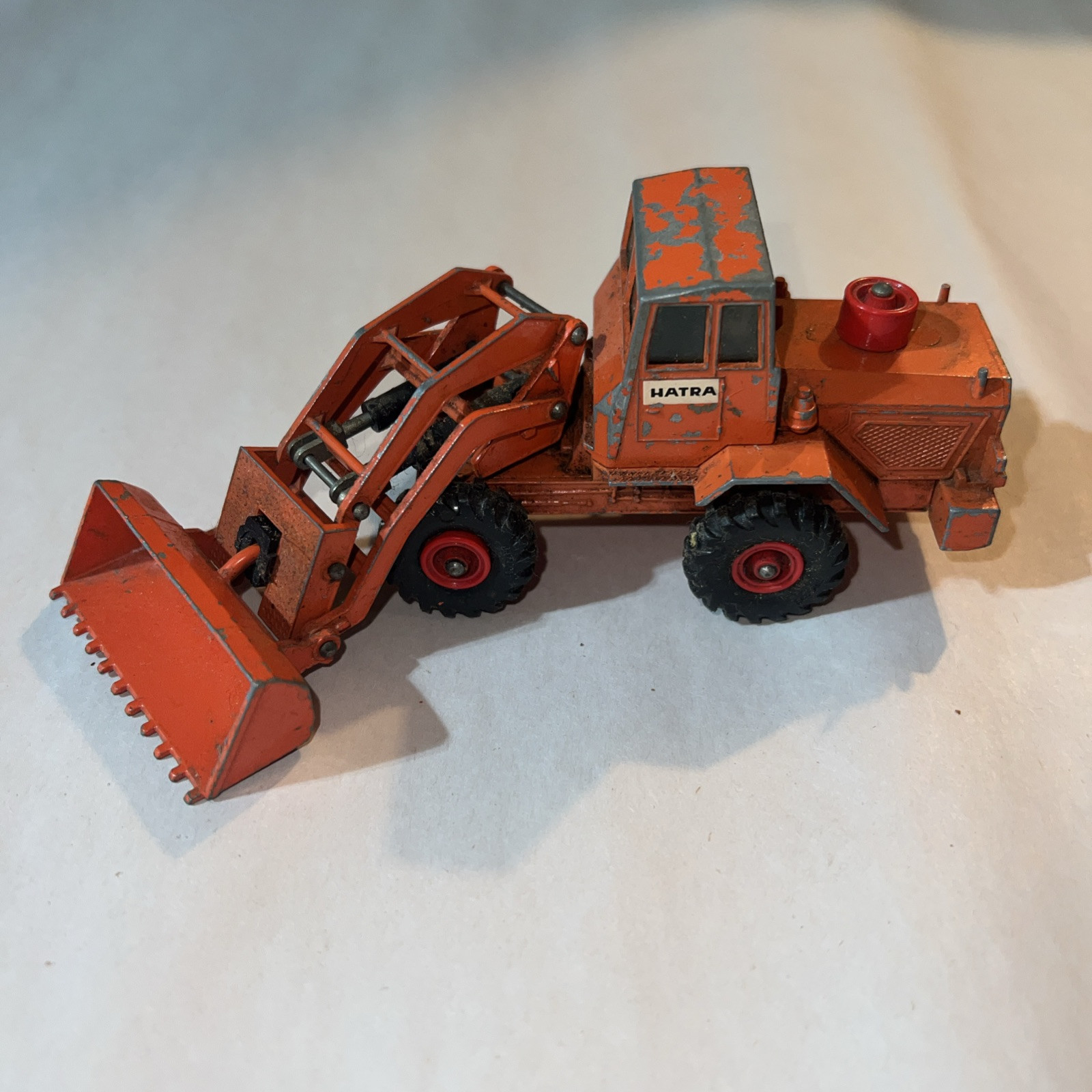 Hatra K-3 Tractor Shovel, “Matchbox” King Size Lesney England Vintage Toy