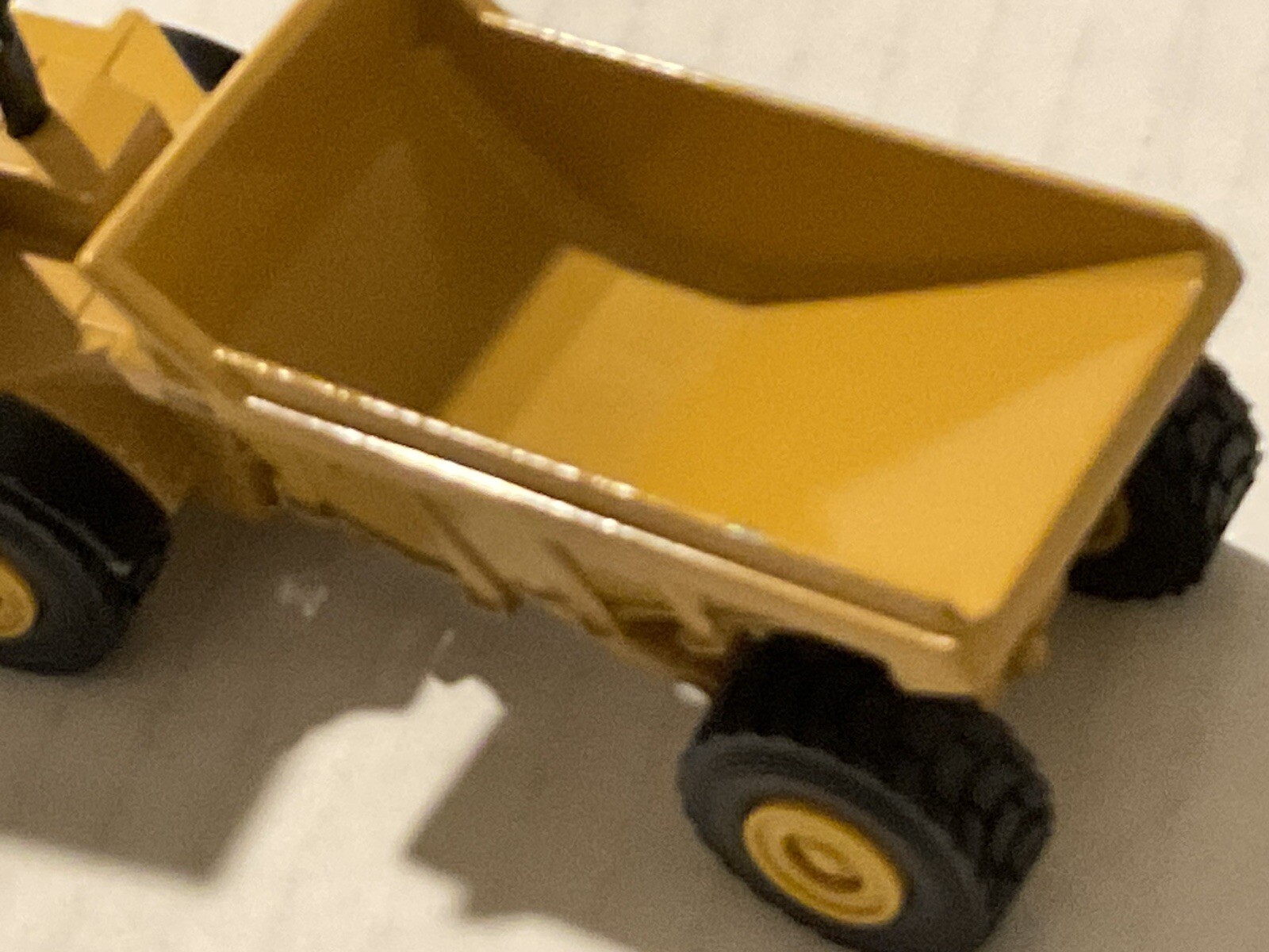 ERTL Caterpillar CAT D25D Dump Truck Road Construction die cast 1:64