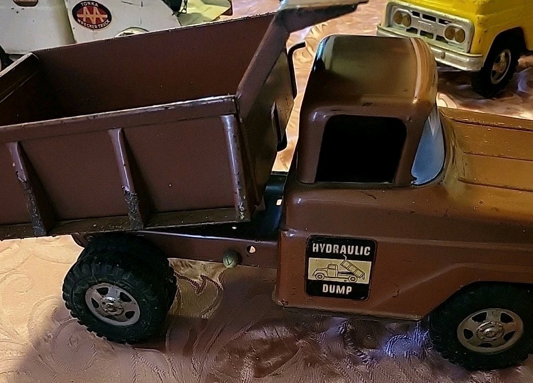 Vintage Tonka Hydraulic Bronze Dump Truck Toy Very Good Condition.