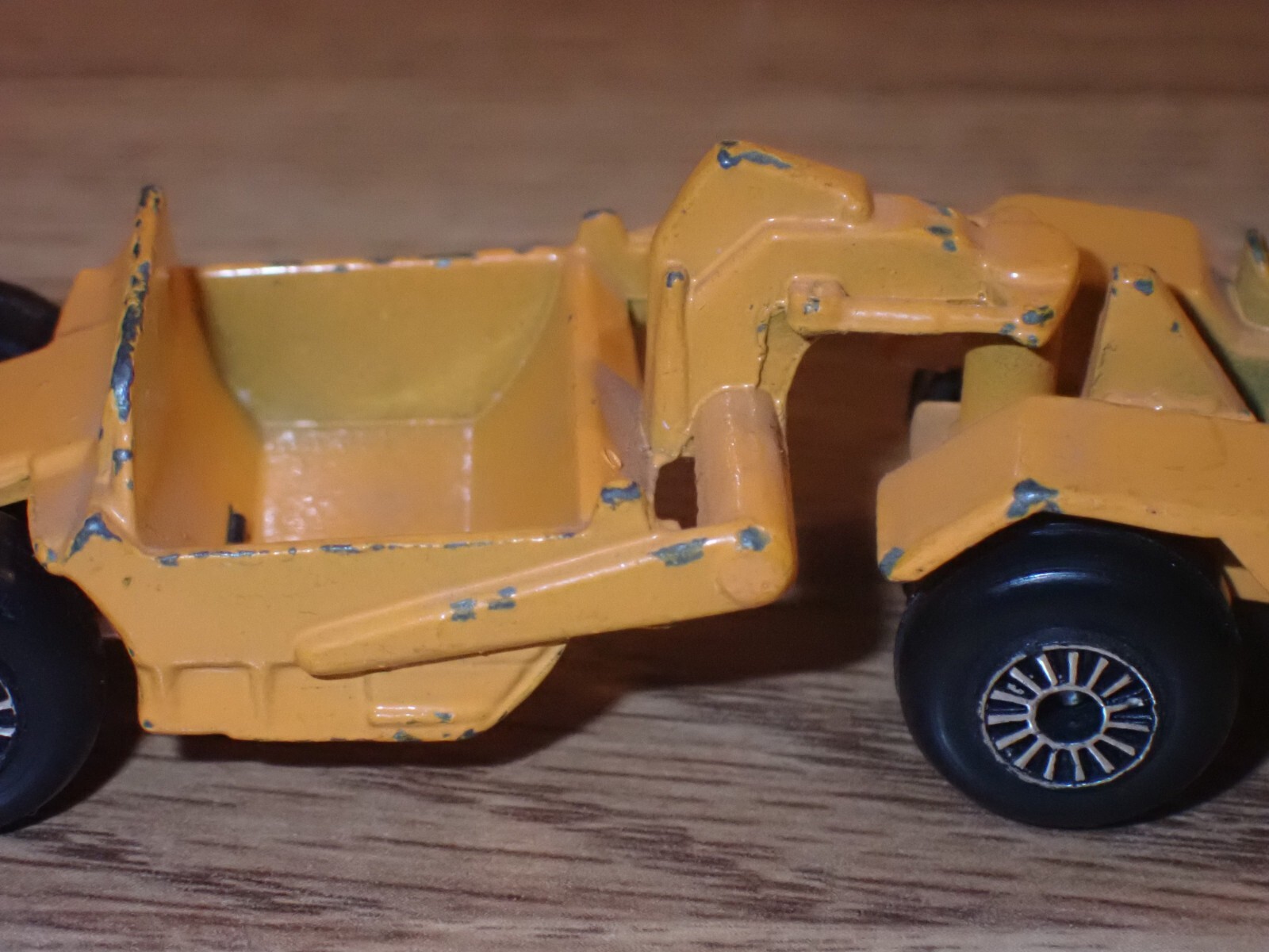 Lot of 2 Zee Toys Construction Vehicles P377 Scraper P380 Dump Truck