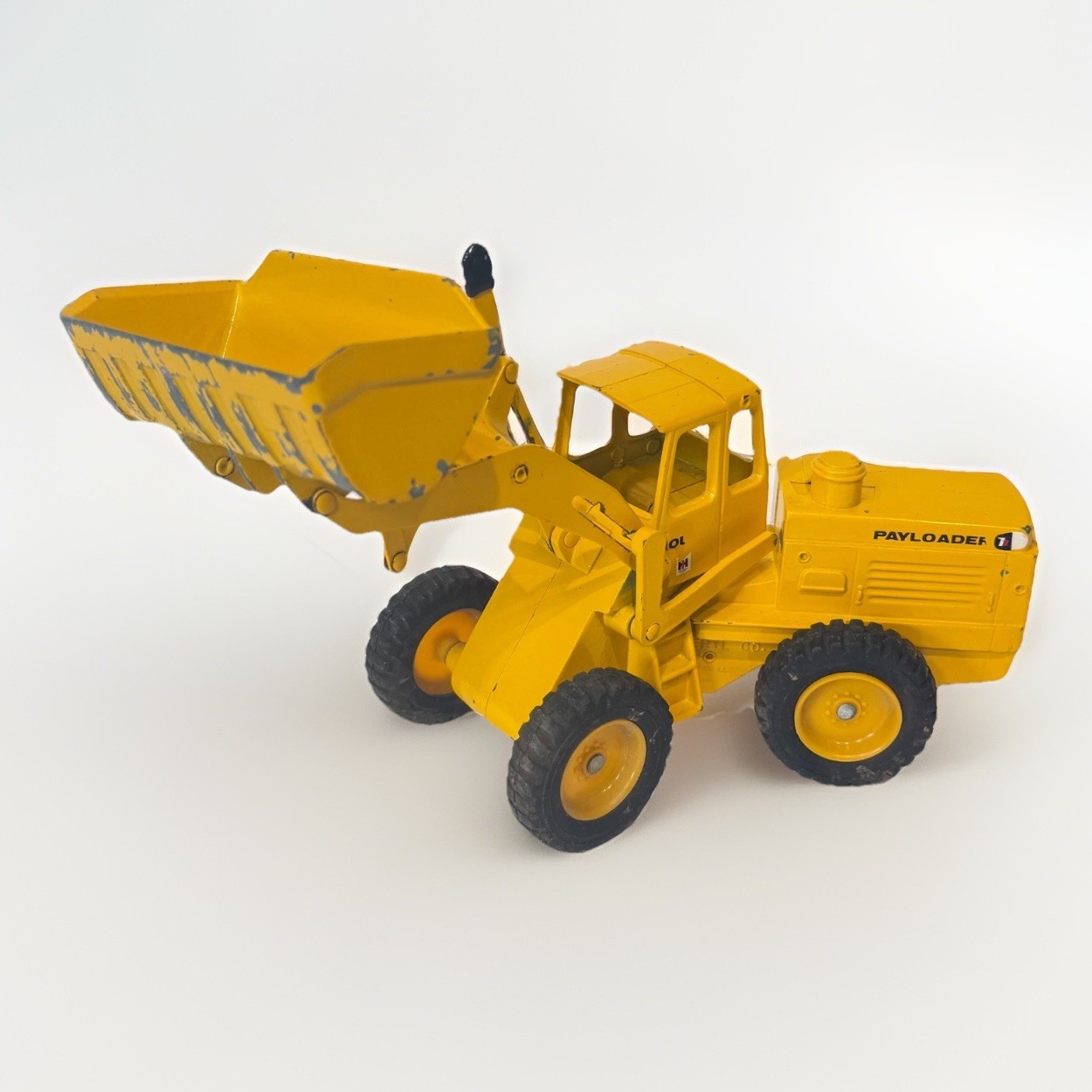 ERTL International Harvester IH Hough Payloader Articulated Bucket Loader 12”