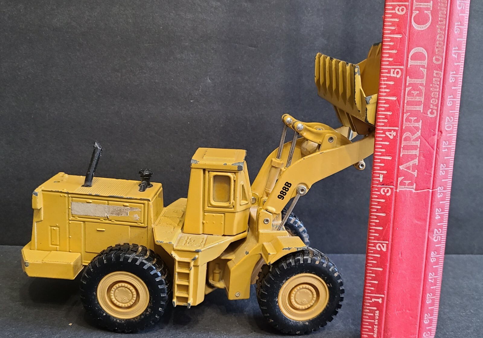 ERTL CAT Caterpillar Wheel Loader 988B 1856F Yellow Die Cast Model Vintage