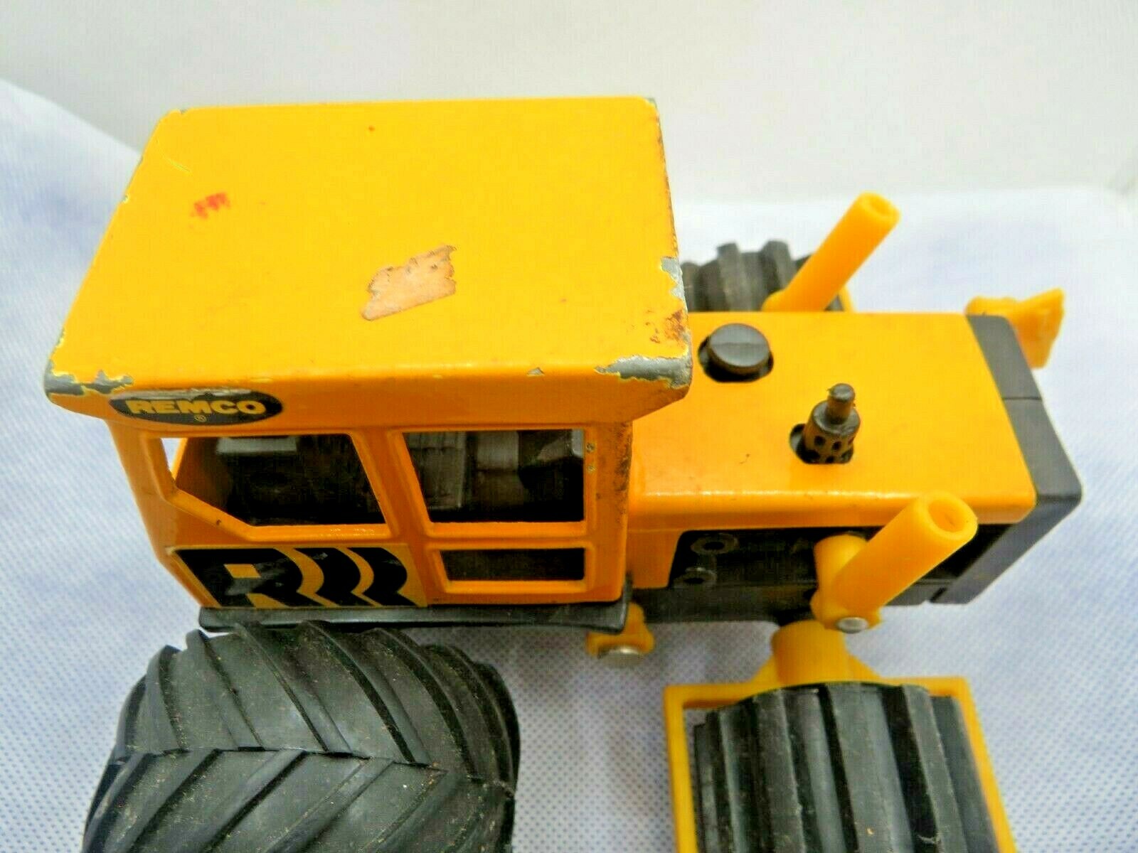 Vintage 1980’s REMCO Yellow Construction Bulldozer 5″ For Parts Or Repair