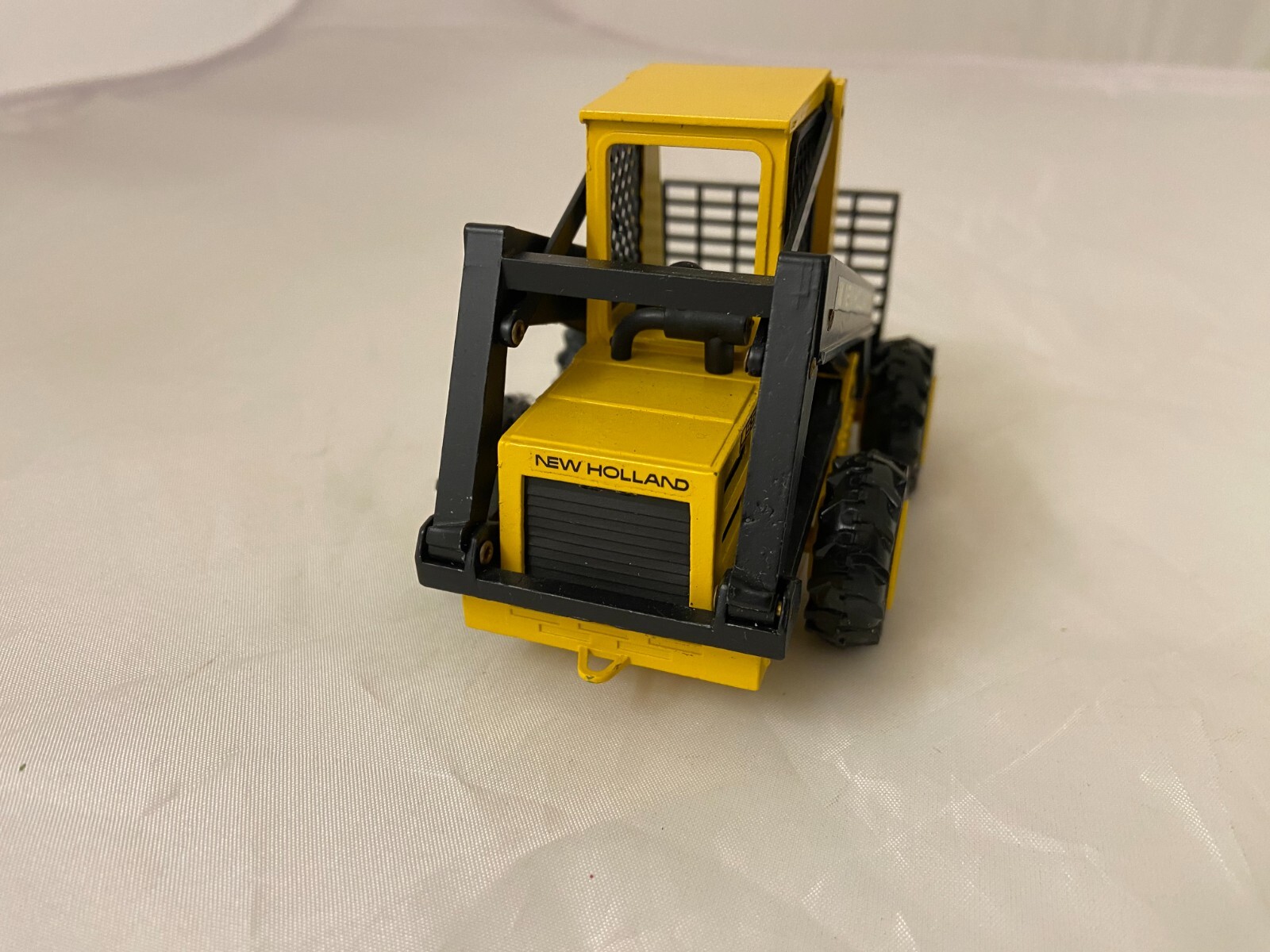 NZG No. 276 New Holland Super Boom Loader – 1:25 scale