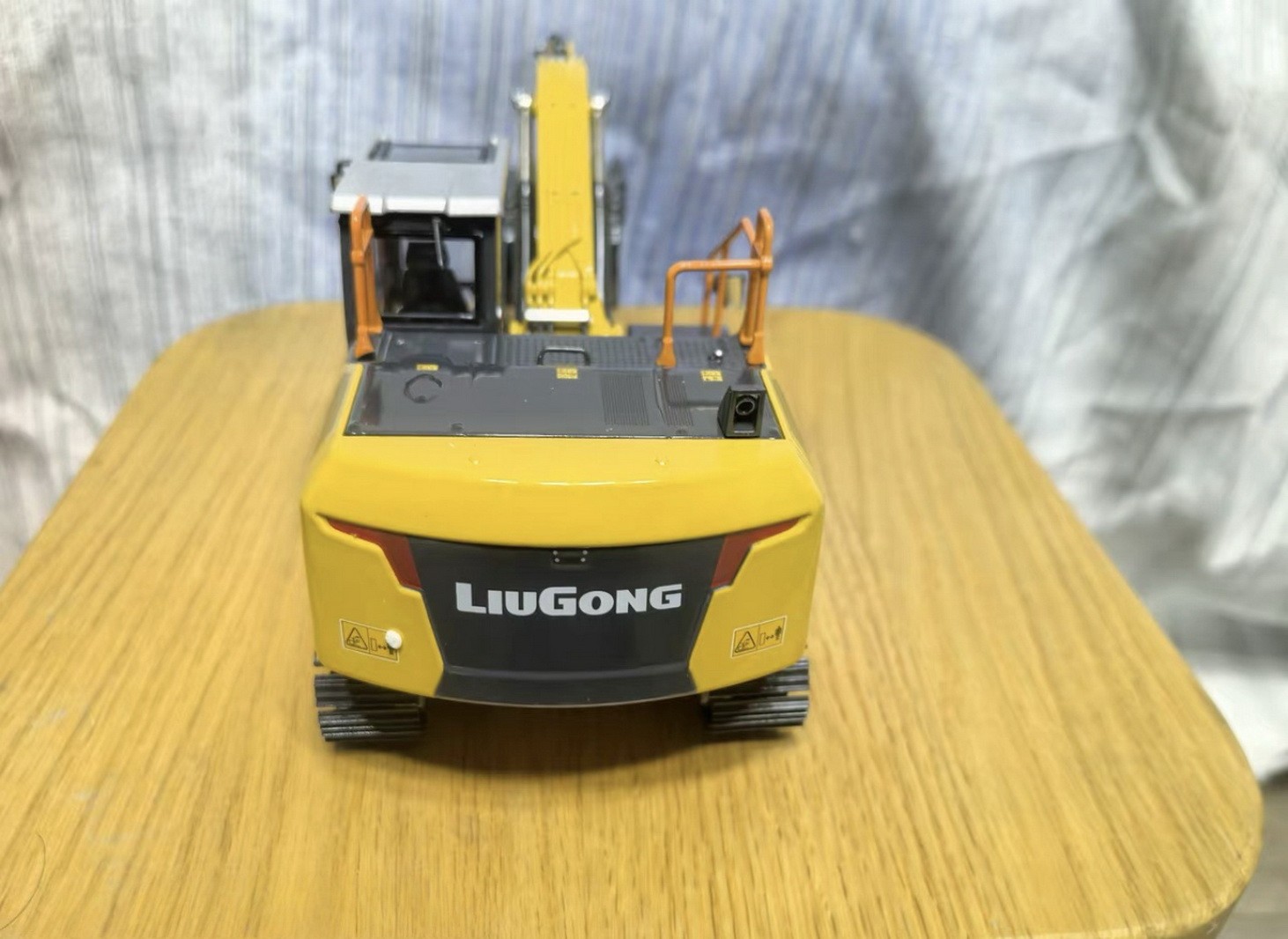 1/35 Scale LIUGONG 922F Hydraulic Excavator Diecast Model Collection Toy Gift