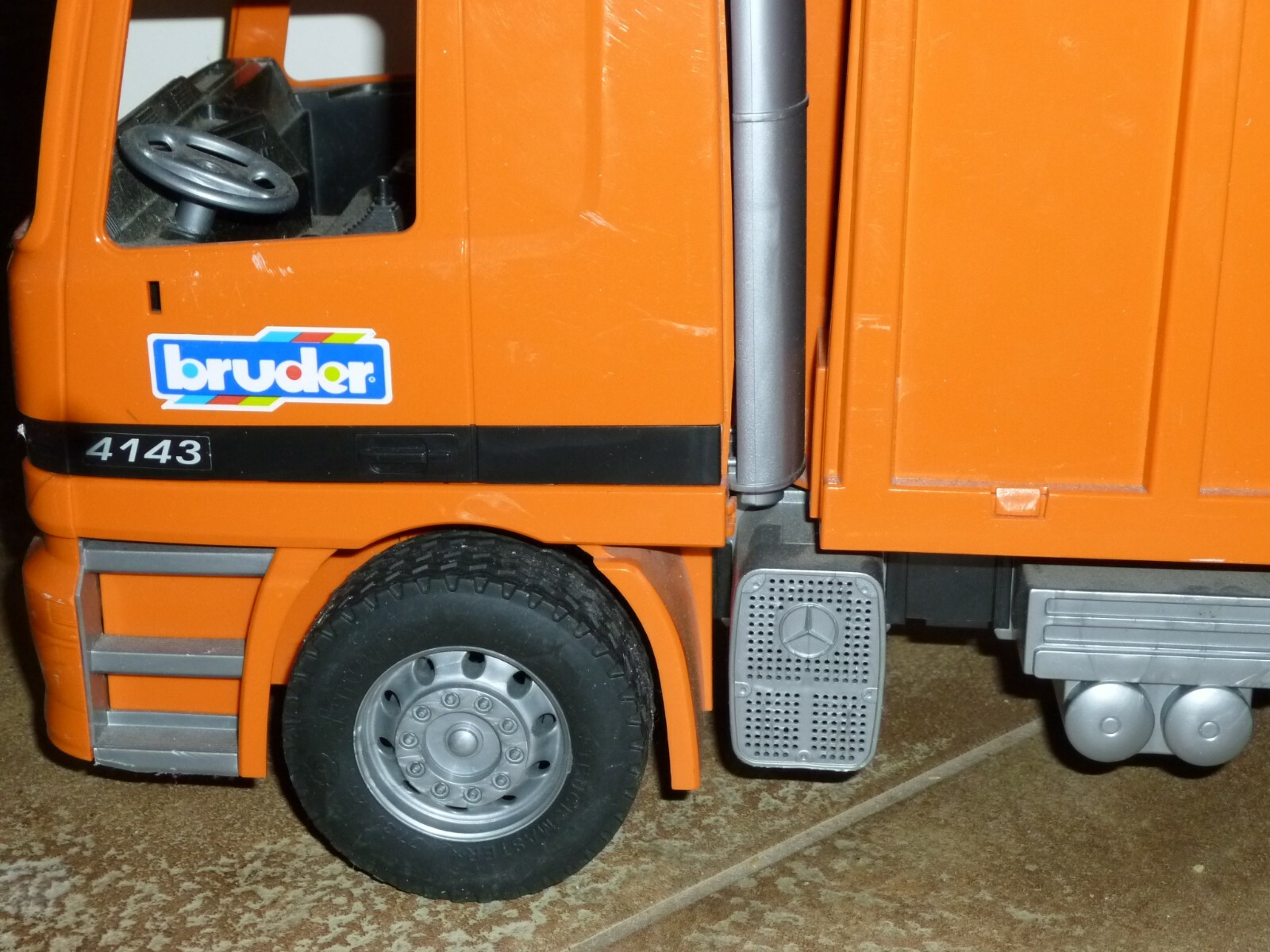 BRUDER MERCEDES BENZ ACTROS 4143 ORANGE RECYCLING TRUCK FÜRTH MADE IN GERMANY