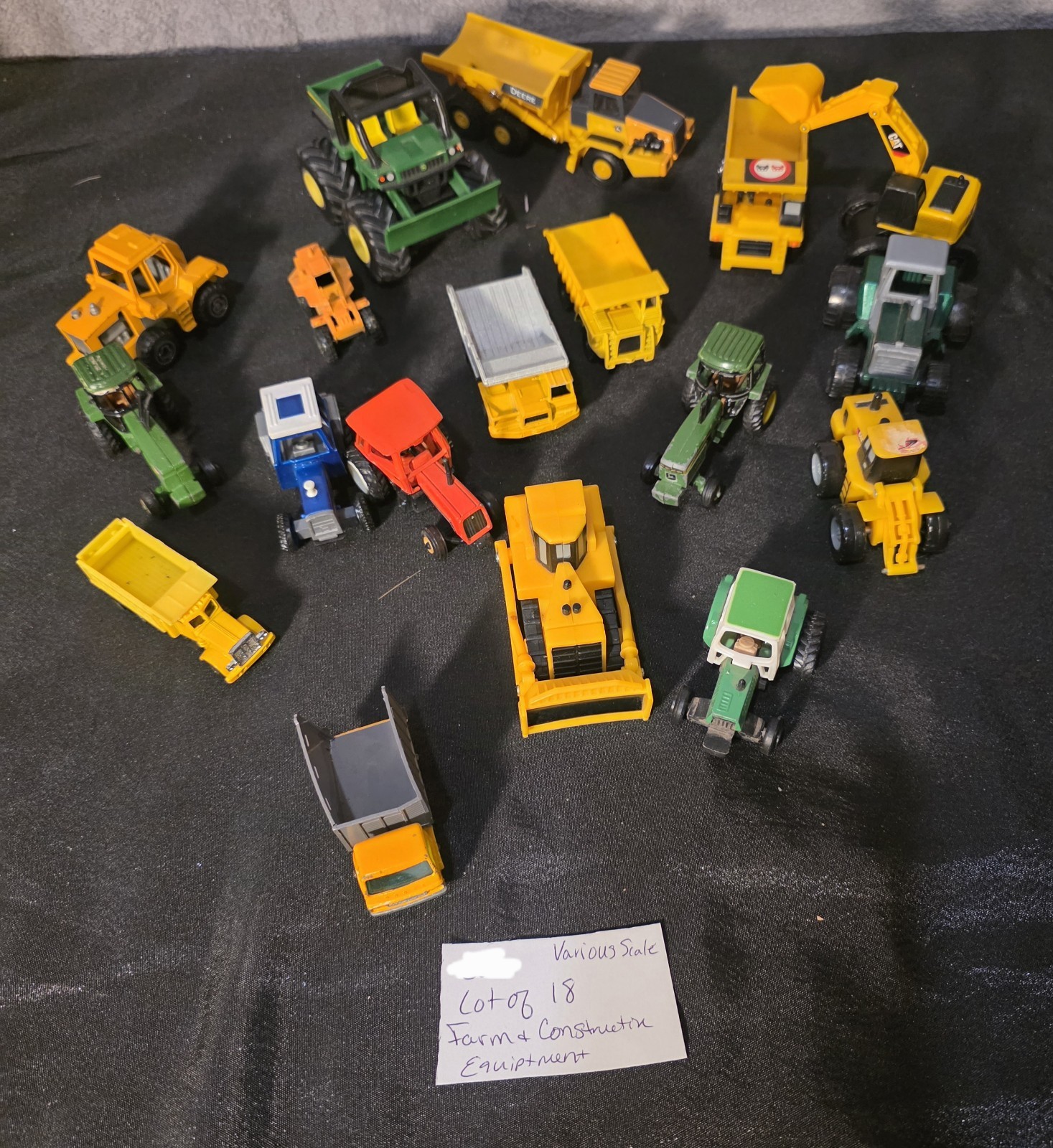 Lot Of 18 Farm And Construction Die-cast And Plastic Equiptment Various scales