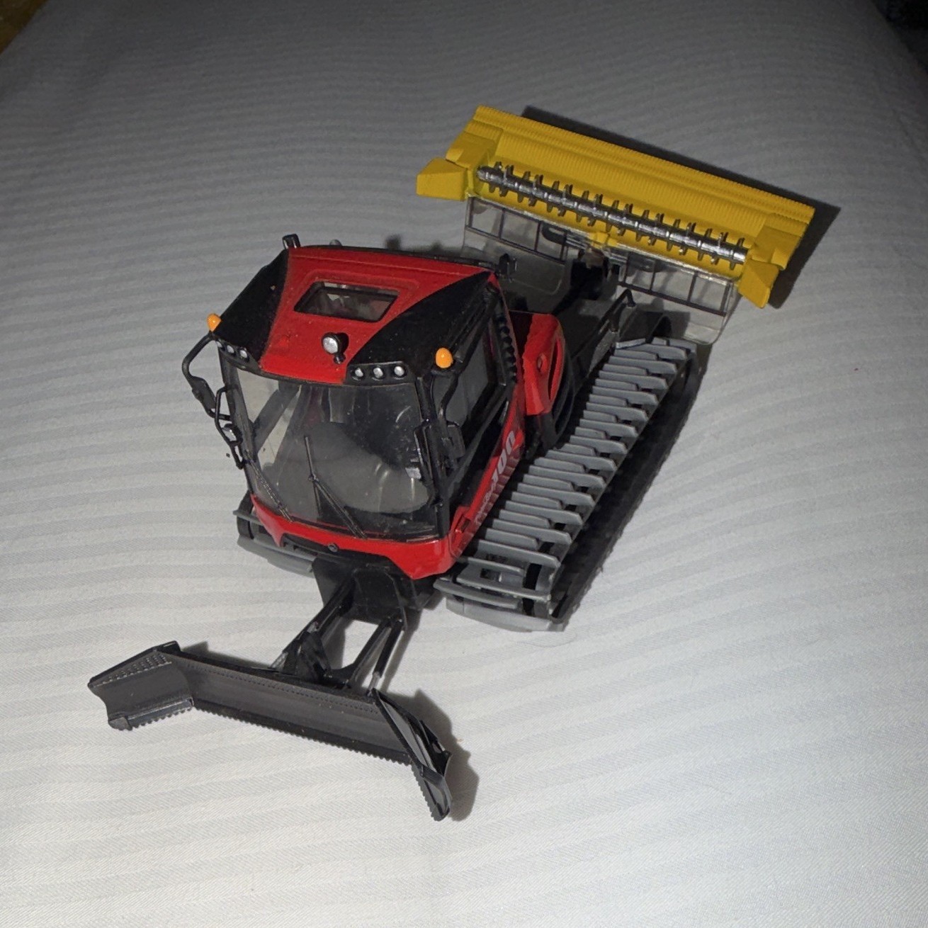 Snow Groomer Tracked Construction Vehicle Diecast Model – Red/Black/Gray/Yellow