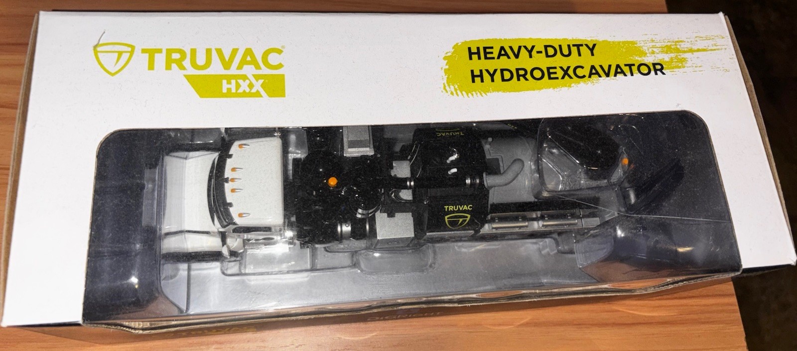First Gear TRUVAC HXX Heavy-Duty Hydroexcavator 1:50 Diecast Metal Unopened