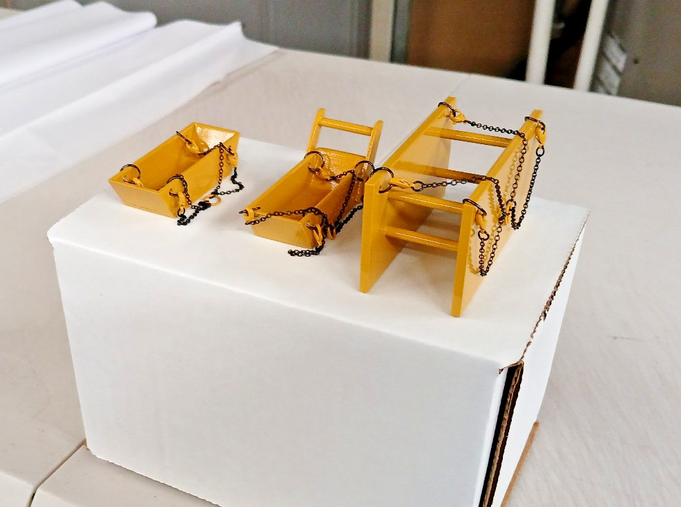 All Metal Trench, Bedding, Yard Box Set. Authentic New Cat Yellow 1/64th.